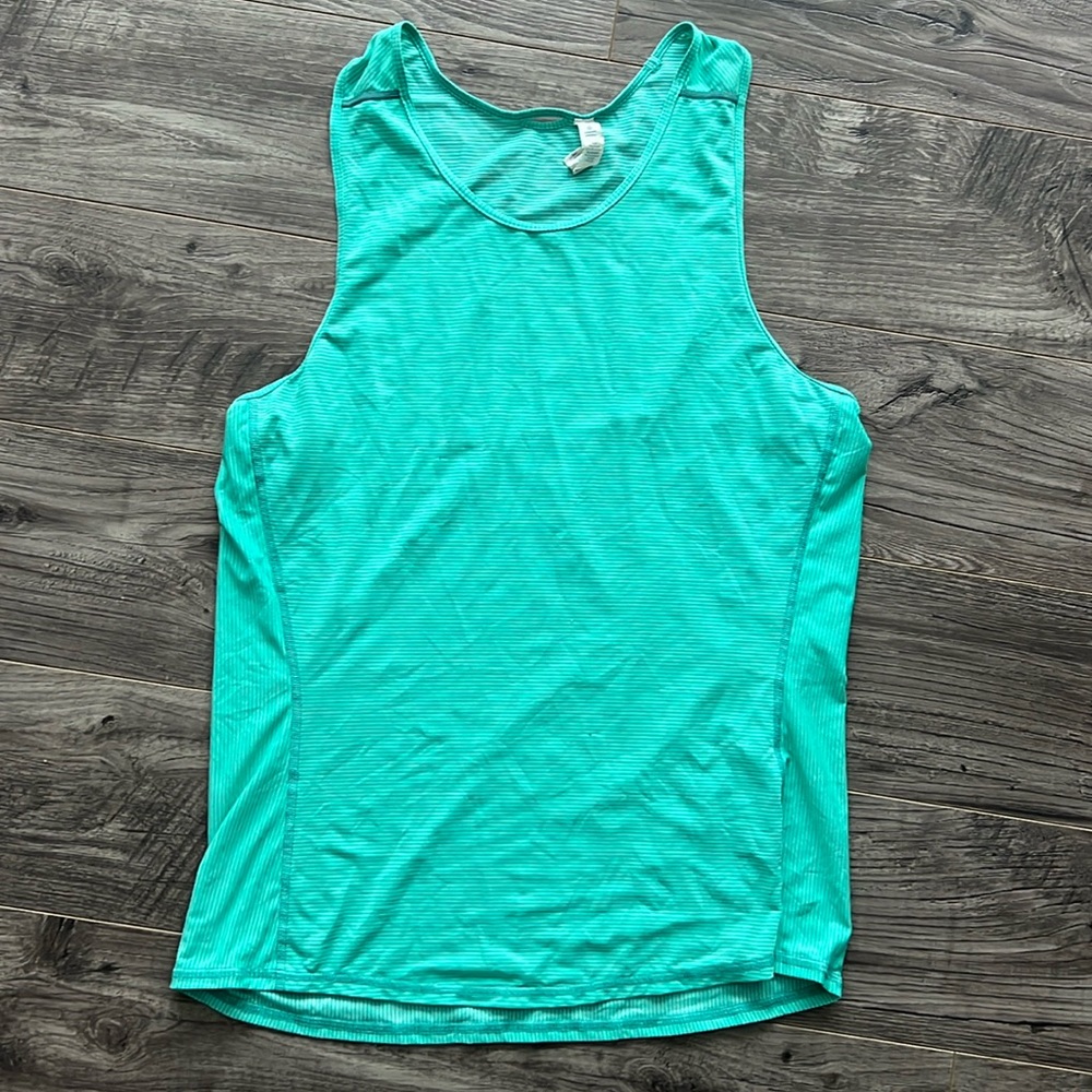 Lululemon tang too